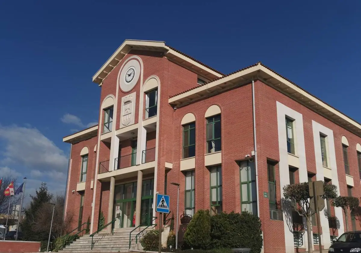 Casa consistorial de Arroyo de la Encomienda L. Negro